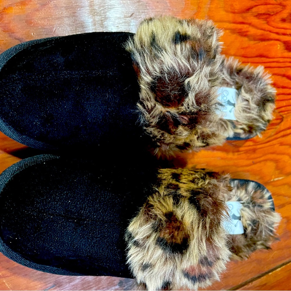 Corkys leopard and black slip on shoes. Super comfy and fluffy. Size 10